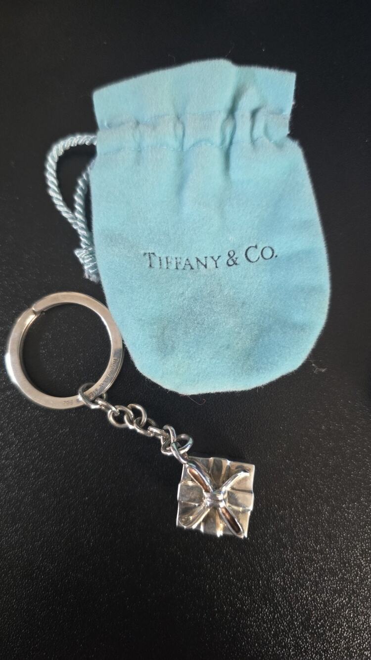 Tiffany & Co Silver Gift Box Key Keychain Key Chain Ring (C138)